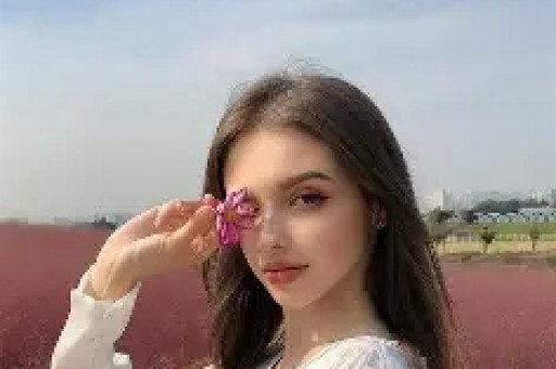 父母是清华教授因拍被前夫家暴如今再不让女儿进娱乐圈
