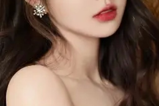 “黄总”邀约女子进包间后续：网友质疑是剧本女子发声否认官方介入更多详细曝光